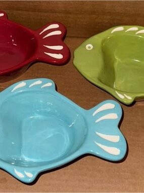 Ceramic Fish Serving Dish — Light Blue